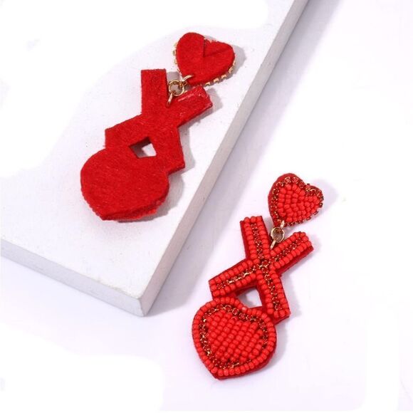 Beaded XO Dangle Earrings ❤️ - Picture 4 of 4